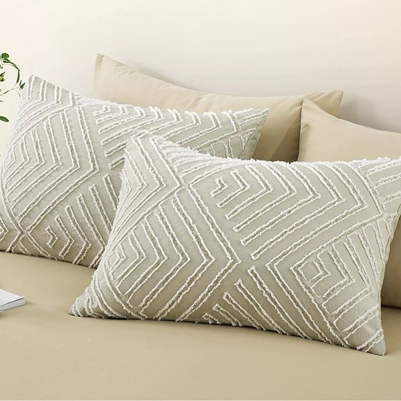 3 Piece Tufted Jacquard Embroidered Duvet Cover Set - King - Picture 4 of 4